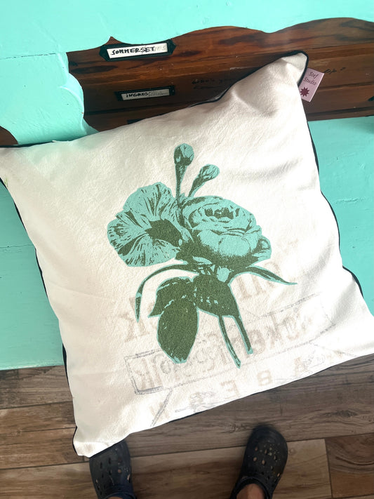 Kissen Grüne Rose | Historischer Mehlsack | 50 × 50 cm