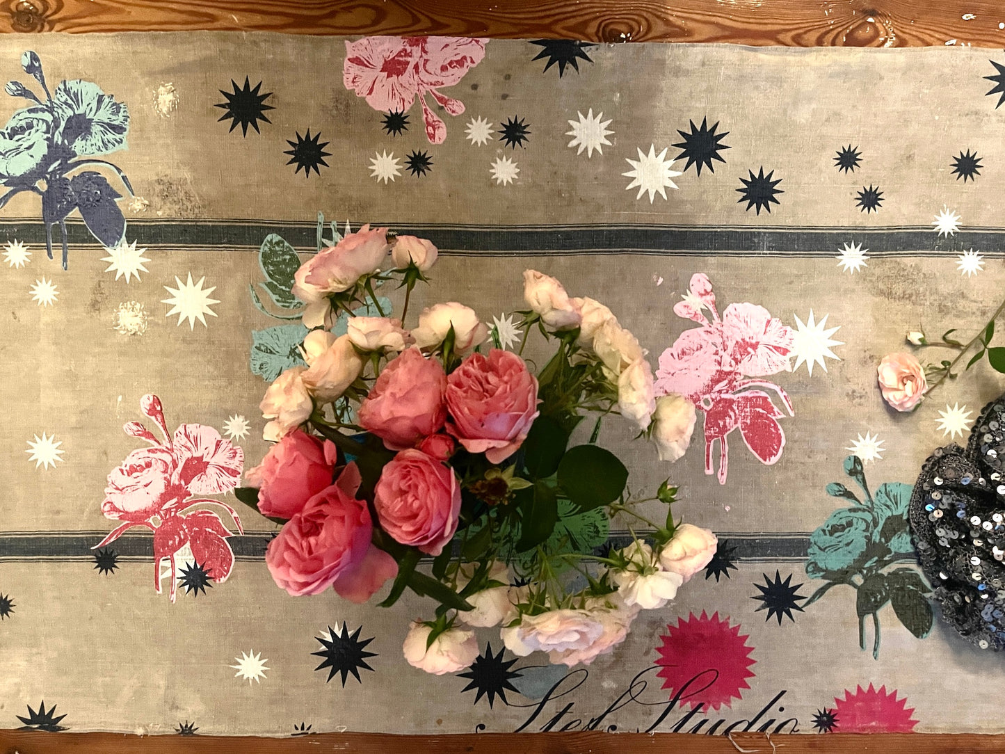 Tischdecke Rosen und  Sterne